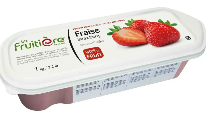 Boîte de purée de fraises surgelée La Fruitière, 1kg. Contient 90% de fruit.